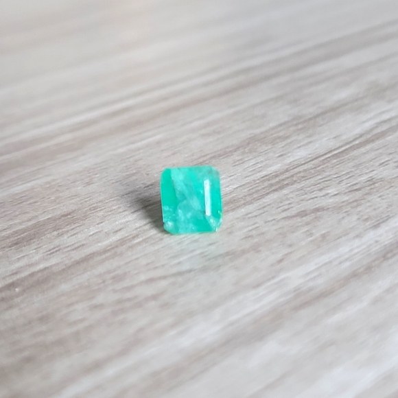 ⚡️2.08 Carat Zambian Emerald - Picture 3 of 5
